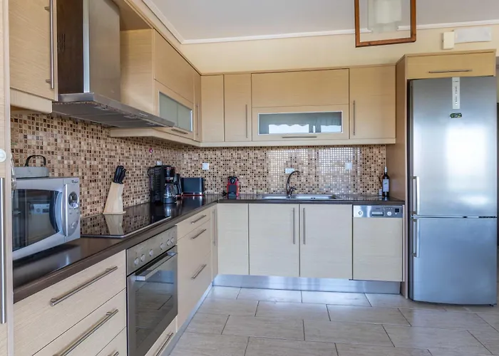 Armonia * Vouliagmeni Sø